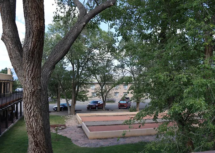 Sagebrush Inn & Suites
