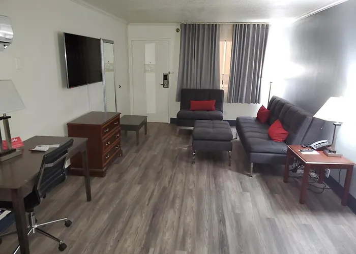 Ramada By Wyndham North Platte
