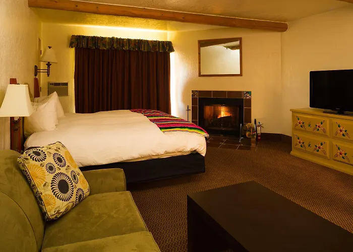 El Pueblo Lodge