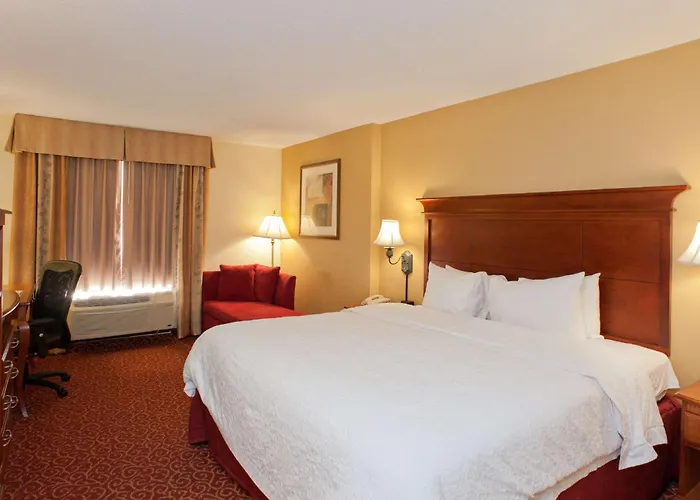 Hampton Inn & Suites Mccomb
