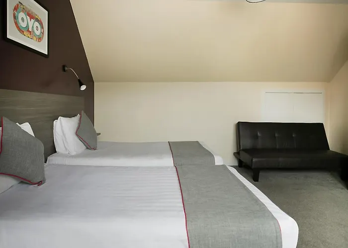 The Breadalbane Arms Room Only Hotel