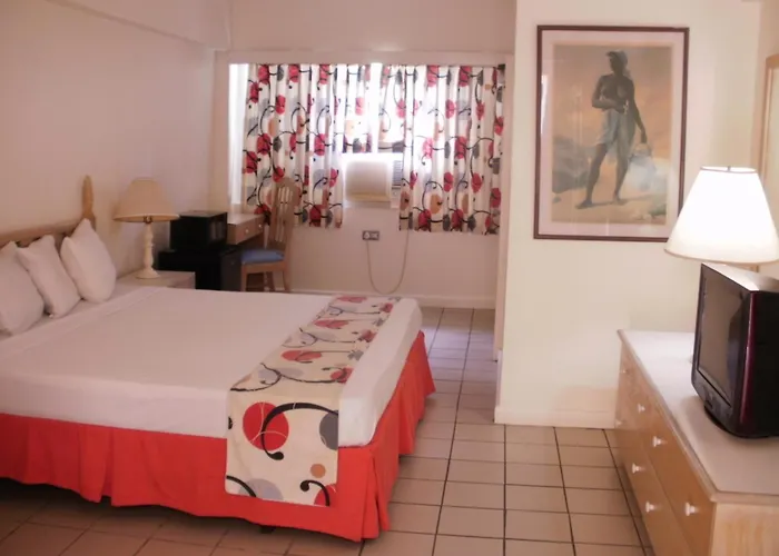 Pineapple Court Hotel