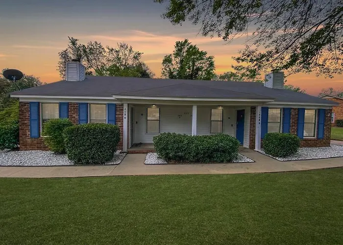 New! Luxe Cottage With Big Backyard 10 Mi To Augusta