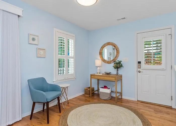 The Emerald Owl House - Peaceful Emerald Isle Beach House W/ Luxurious Heated Pool!