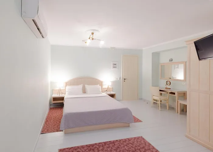 999 Luxury Hotel