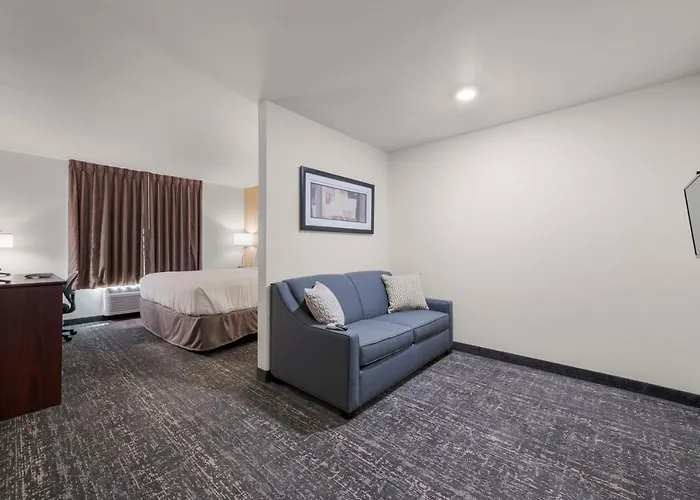Cobblestone Hotel & Suites - Urbana