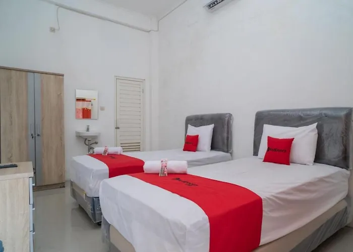 Reddoorz Near Rs Mitra Keluarga Waru