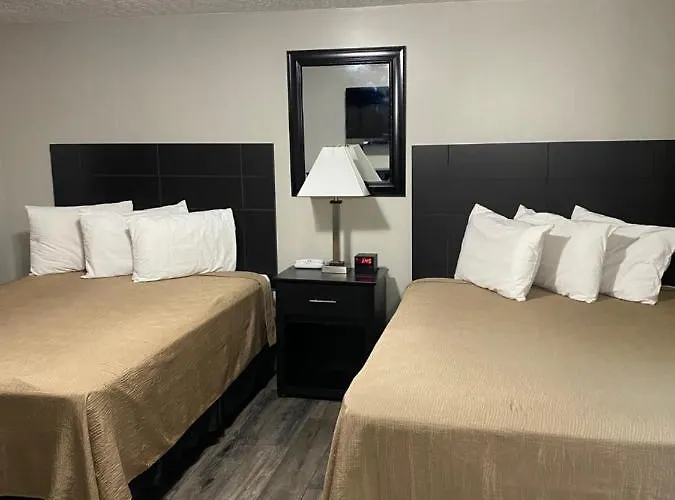 The New Lantern Motel