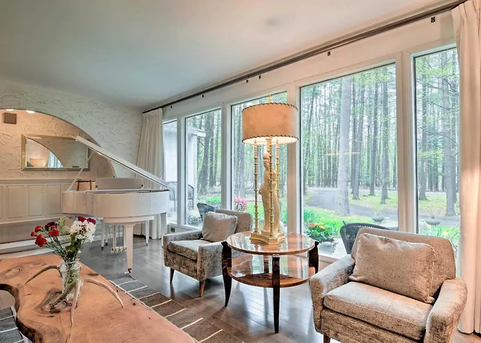 'Casa Real' ~ Expansive Woodstock House W/ Hot Tub
