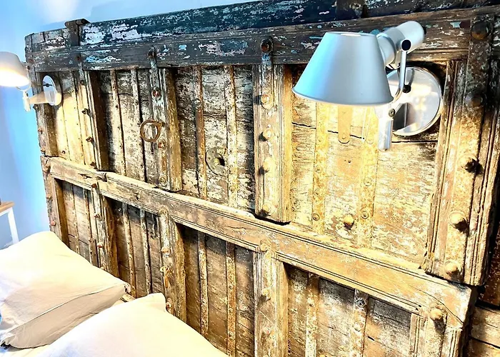 Historischer Burghof - ruhig&zentral - 3 Zimmer mit Balkon