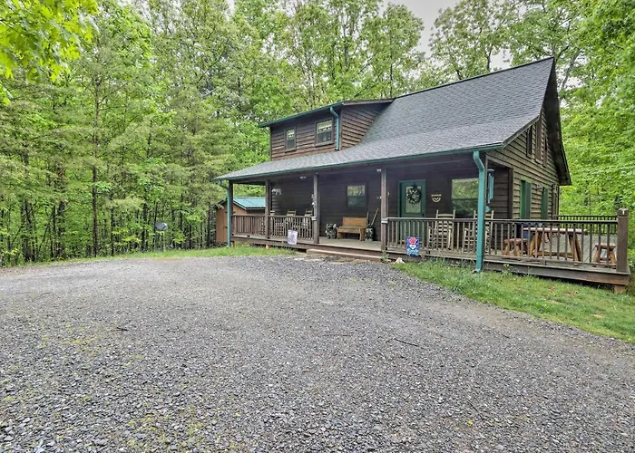 Fire Pit & Grill: Whittlers Mountain Escape!