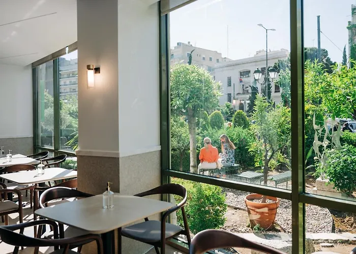 Athinais Hotel