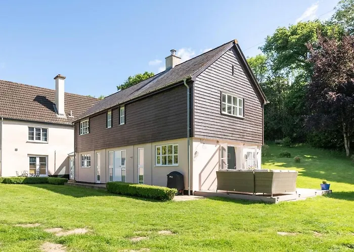 Osbornes Holiday House Near Exeter With Swimming Pool