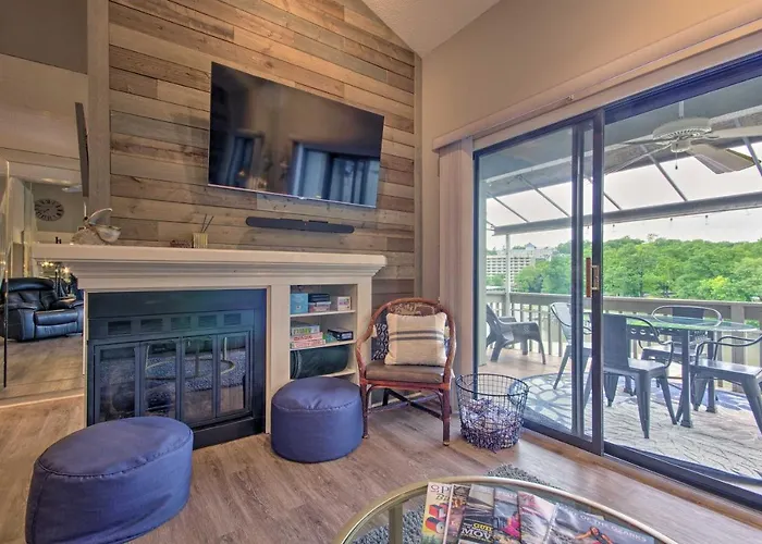 2 Mi To Margaritaville! Lake-View Retreat W/ Pool