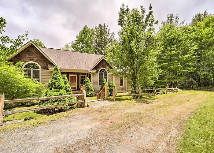 Pond On-Site! Dog-Friendly Blue Ridge Mtn Retreat