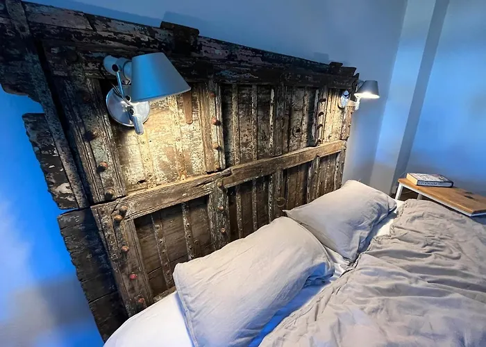 Historischer Burghof - ruhig&zentral - 3 Zimmer mit Balkon