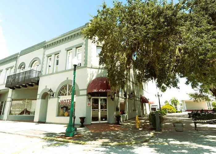 Oaak Tree Hotel