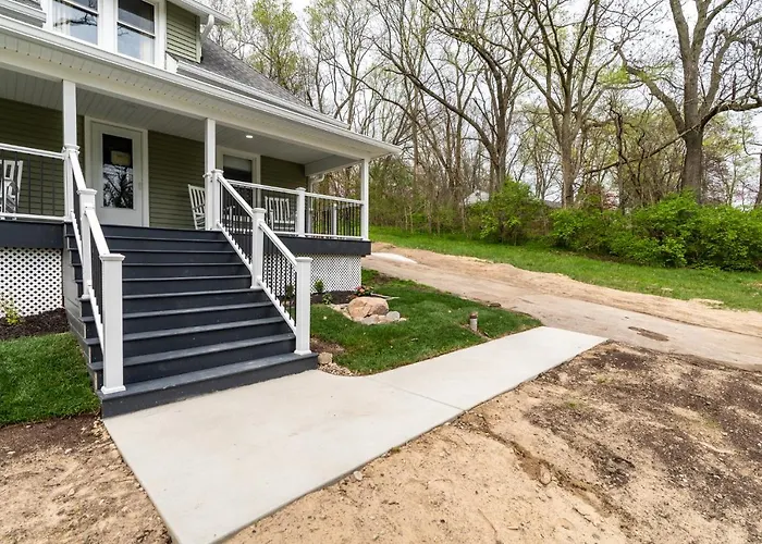 Sand Hill Cottage 3 Bedroom Home Near Purdue! River & Park View