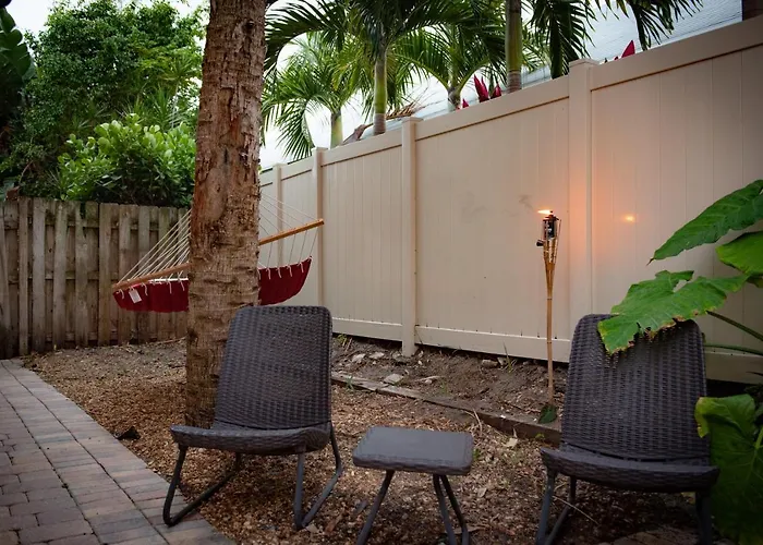 Lux 3 Bedroom Townhouse 1 Block From The Beach
