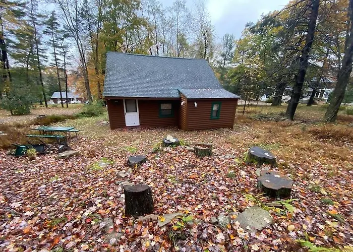 Cubs Den - Hot Tub- Walk To Lake- Fire Pit - Kayaks