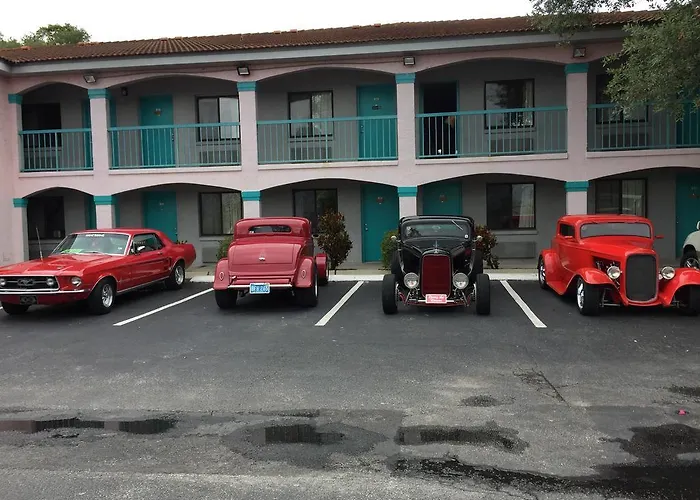 Flamingo Inn