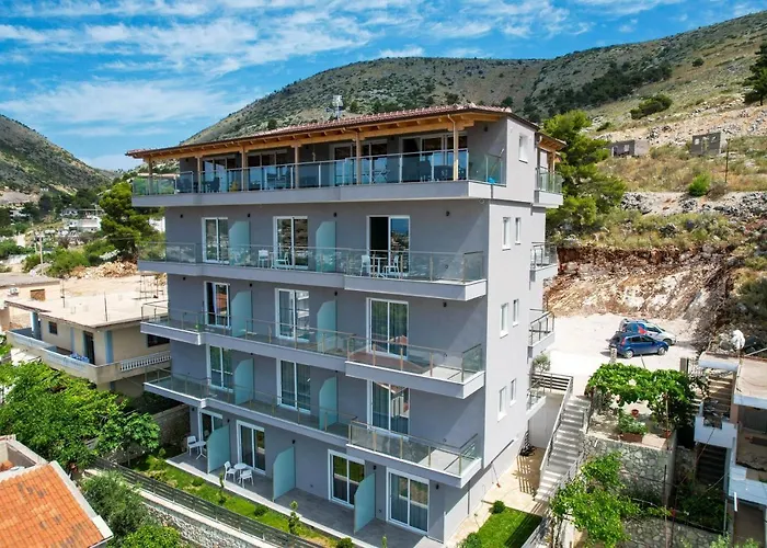 Angel Saranda Palace