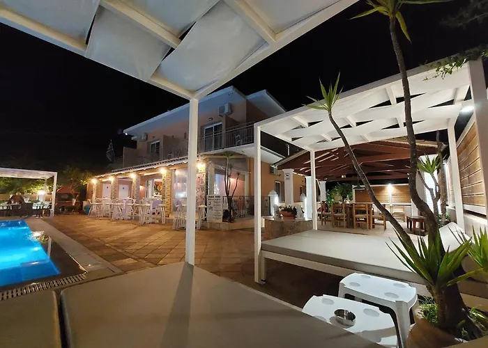 Makis Louvlis Apartments