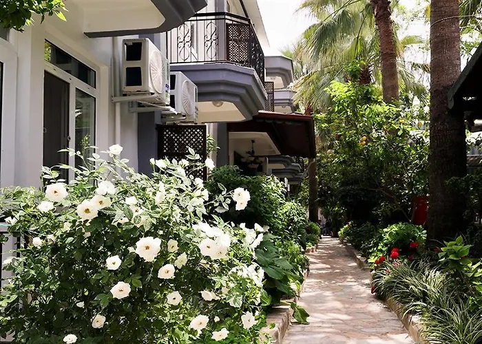 Canada Hotel & Bungalows