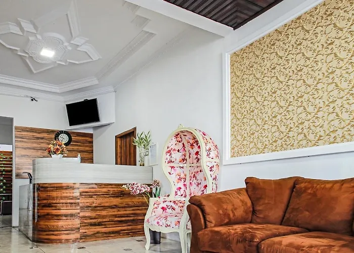 Oyo 90221 Makarim Guest House Syariah