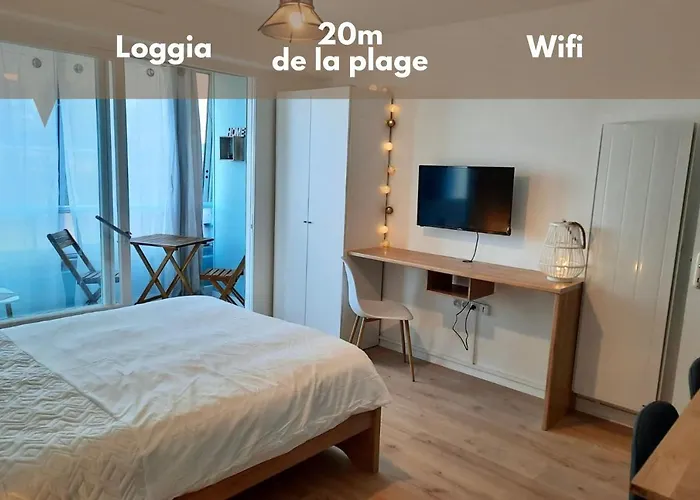 Le levant - avec loggia - à 20m de la plage