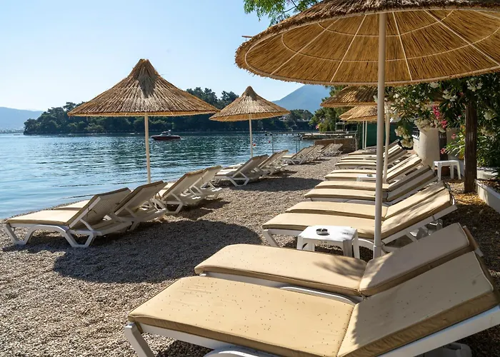 Alesta Yacht Hotel