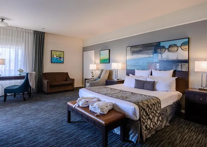 Tamarack Beach Hotel