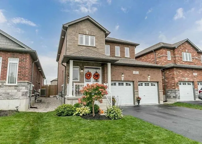 Cozy 3 Bedroom Home Perfect For Small Gatherings