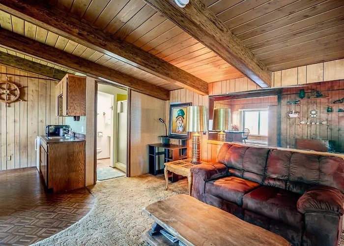 Stone'S Beach House