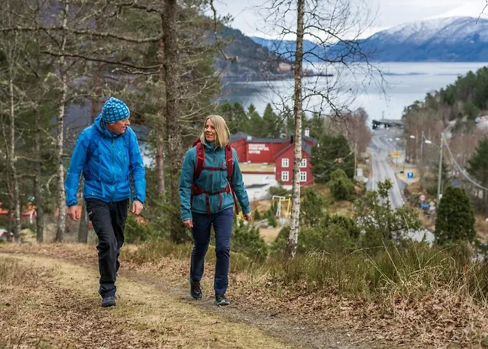 Dragsvik Fjordhotel (Adults Only)