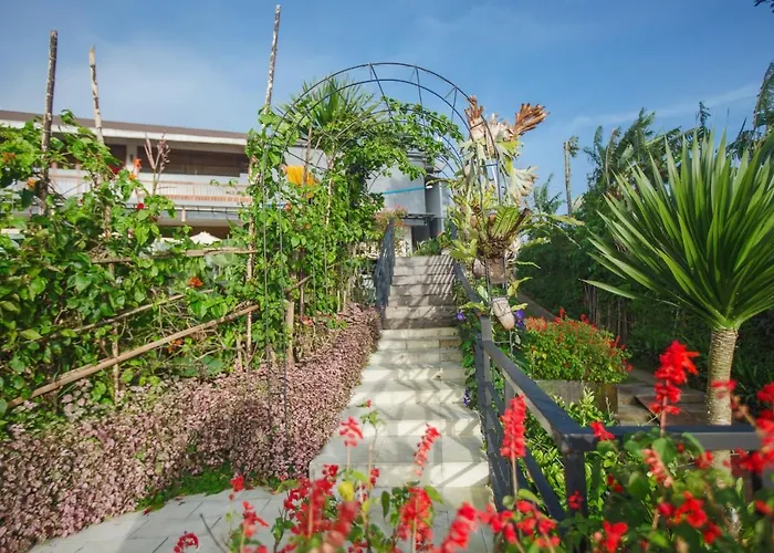 Giriwood Hotel&Villa