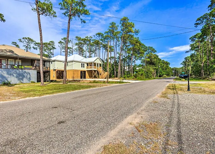 Dauphin Island Retreat: 2 Blocks To Beach!