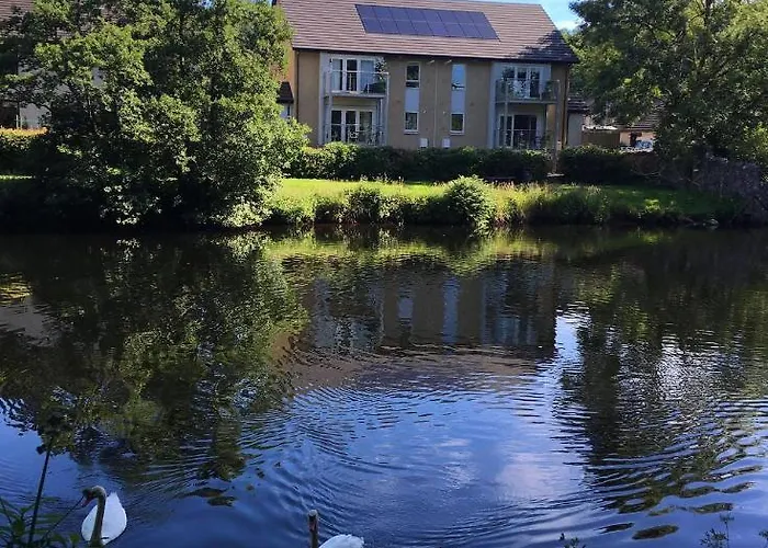 Beautiful Riverside Holiday Home