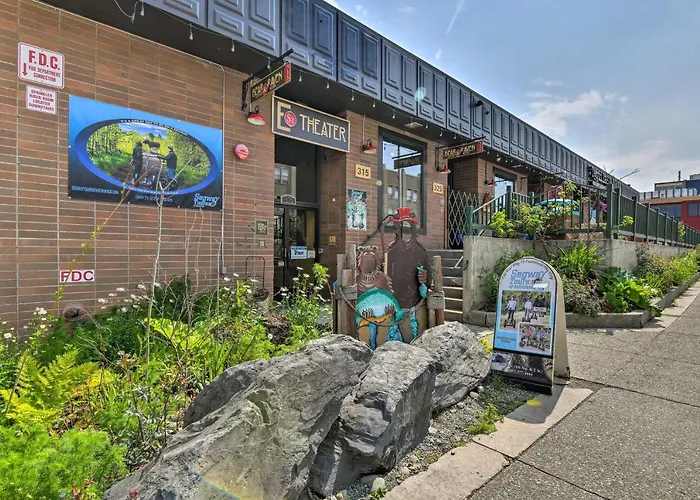 Idyllic Dtwn Anchorage Condo W/ Fireplace!