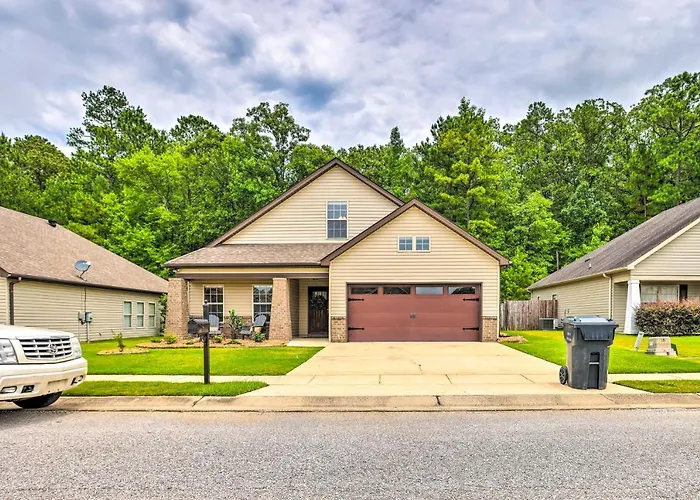 Family-Friendly Calera Getaway W/ Game Room!