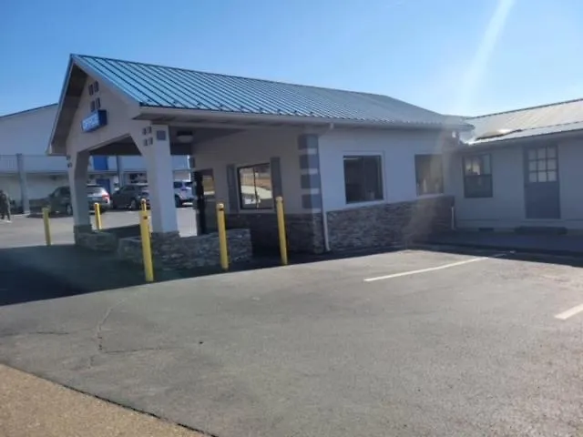 Smokies Inn - New Linens & Ultrafast Wifi - Friendliest Hospitality Guaranteed!