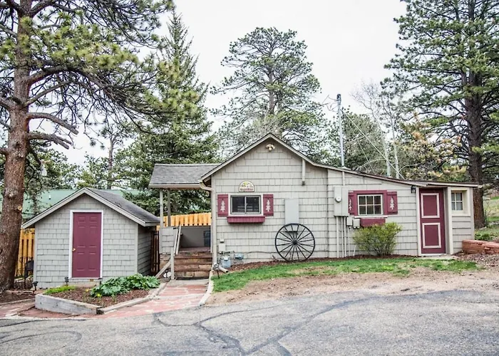 Prospect Cabin, Cozy 1-Bedroom Cabin With Kitchen Dogs Ok