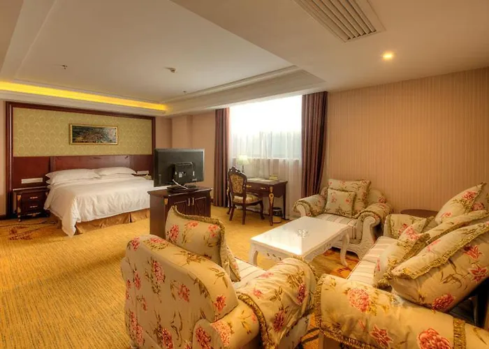 Vienna Hotel Shanghai Happy Valley