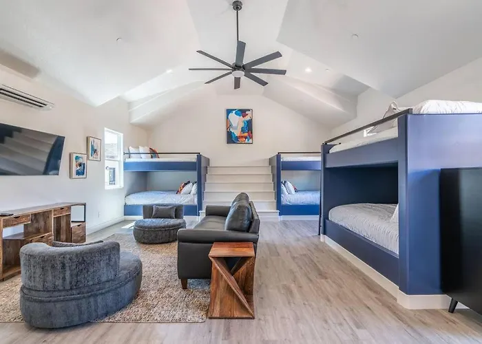 The Latitude Adjustment Spacious Getaway With Hot Tub Community Pool Golf Courses And Close To Zion