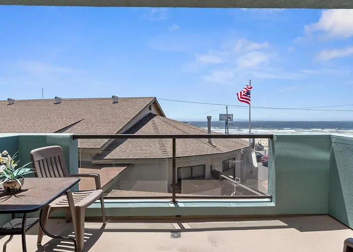 Beach House Inn & Suites