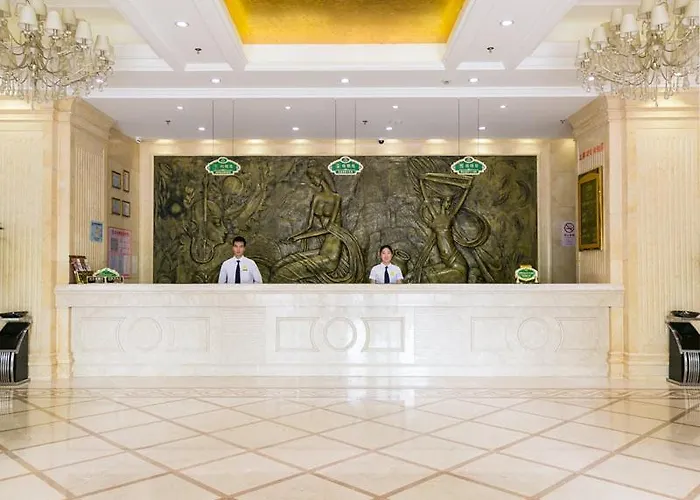Vienna Hotel Shanghai Happy Valley