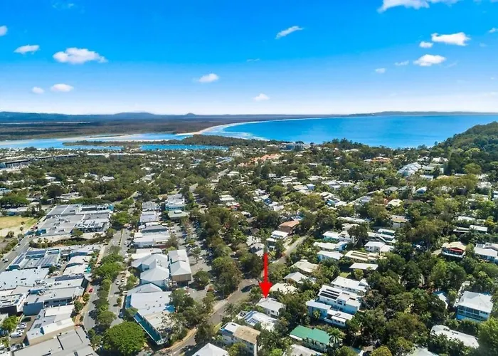 Berrima Luxe - Noosa Hill Home - Heated Pool