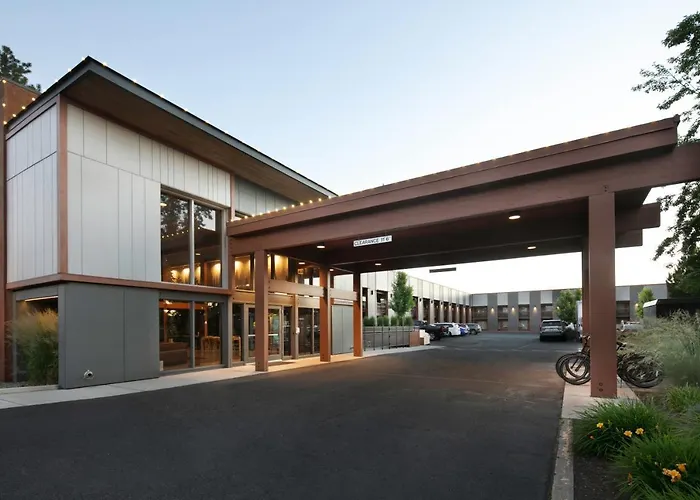 Waypoint Hotel