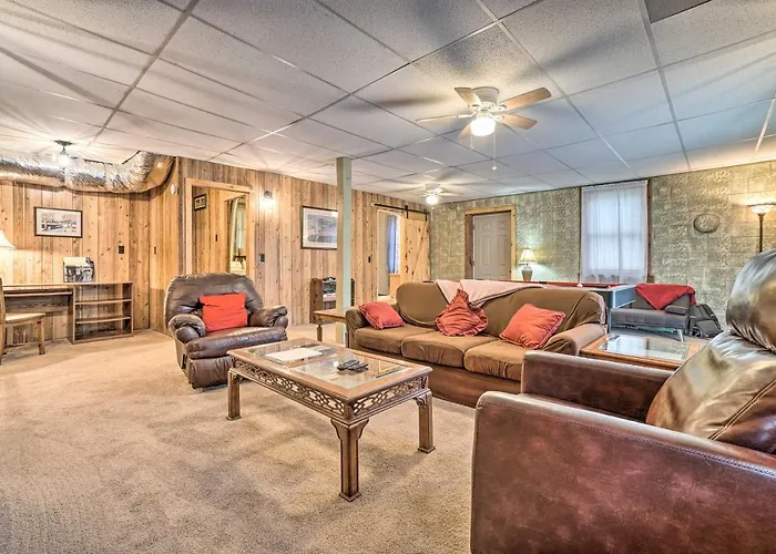 Hot Tub & Fire Pit: Pet-Friendly Clayton Escape!