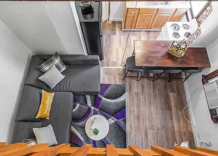 New!! Lovely Unit W/ Private Hot Tub And Patio!
